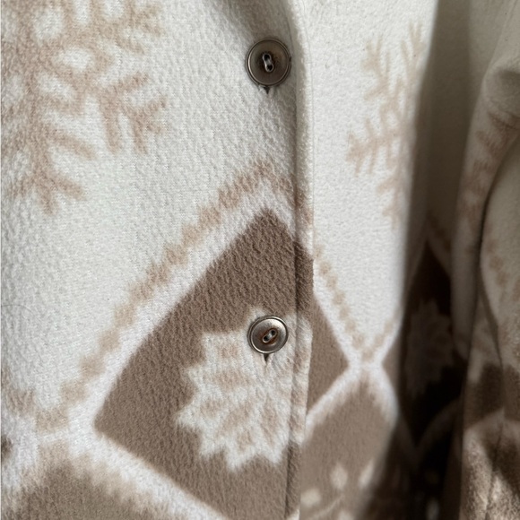 Snowflake Patterned Button-Up Jacket - Picture 2 of 2